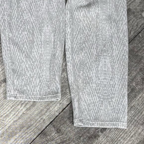 ⭐️ SPANX Grey Patterned Jean-ish Ankle Skinny Slimming Contouring Jeans - Picture 5 of 7